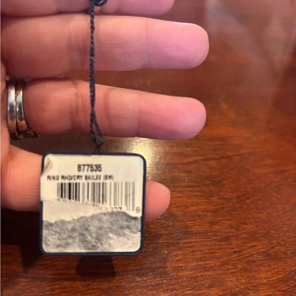 Swarovski Silver Starfish Ring - Picture 4 of 8